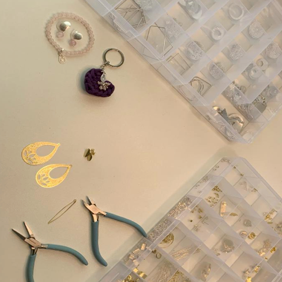 Programa  Conoce los Insumos que utilizamos para bisutería (45 Min. Modo Online)